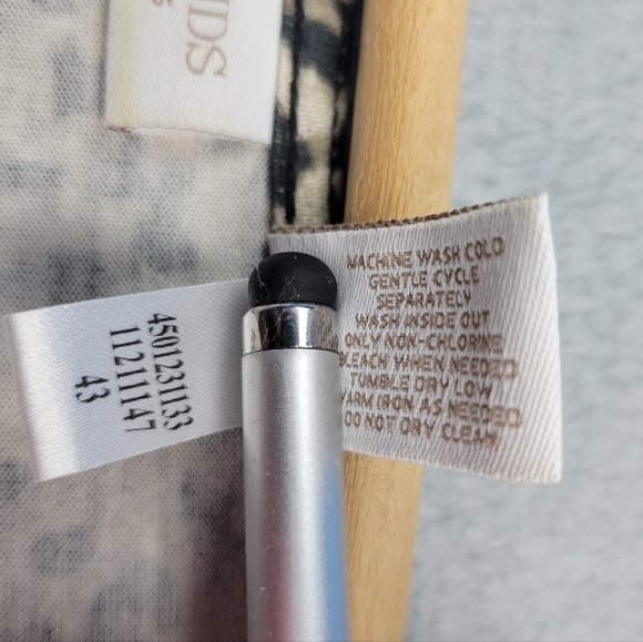 Weekends by Chicos Womens Blouse Size 3 Animal Print SEE MEASUREMENTS - Picture 5 of 8